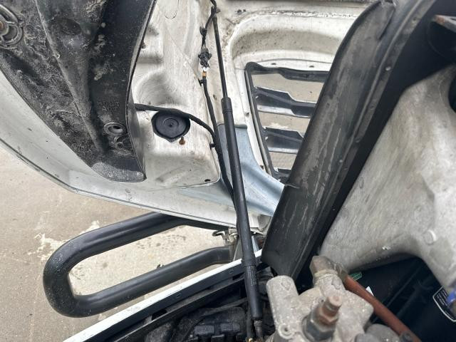 2021 Freightliner CASCADIA Left Shock