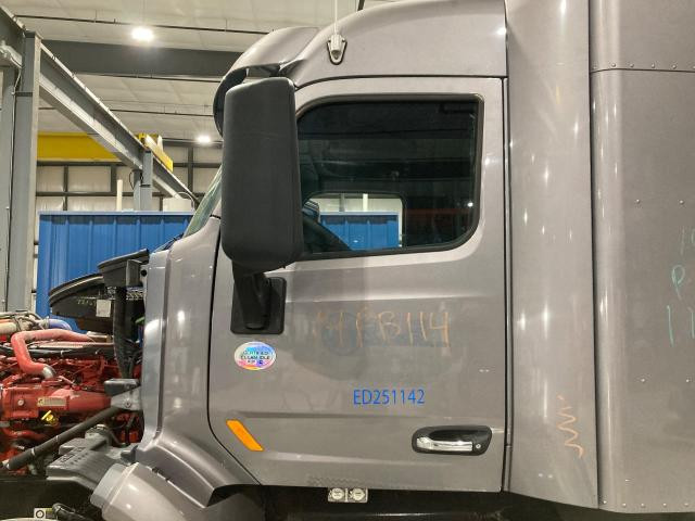 2014 Peterbilt 579 Left Door