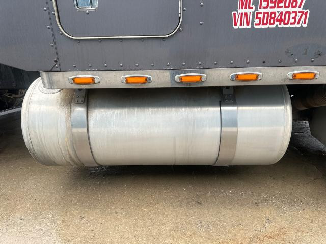 2005 Peterbilt 379 Fuel Tank Strap | Tank Dia: 25 Round | Strap Width: 3.50