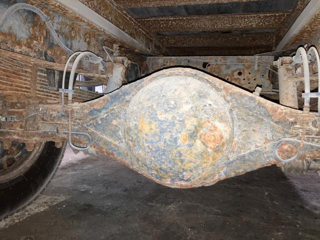 2002 Isuzu OTHER Axle Housing (Rear / Rear)