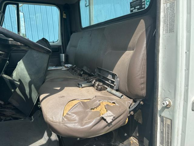 1999 International 4900 Seat, Non-Suspension