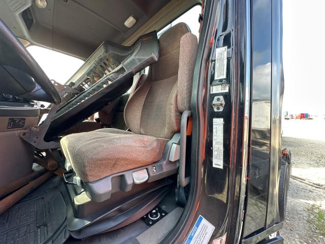 2017 Freightliner CASCADIA Left Seat, Air Ride
