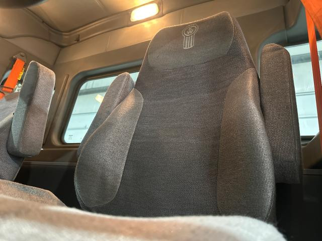 2016 Kenworth T440 Left Seat, Air Ride