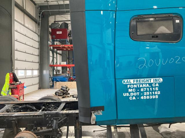 Volvo VNL Blue Right Lower Fairing/Cab Extender