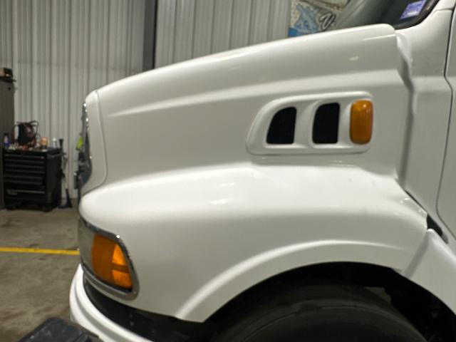 Hood, 2004 Sterling A9513