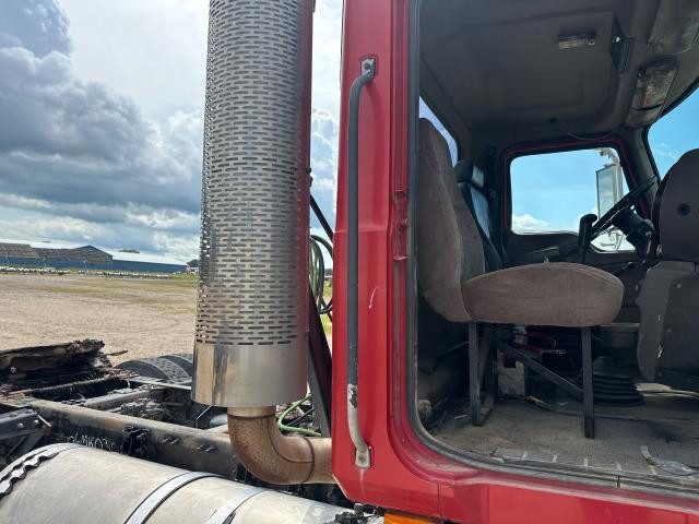 2006 Mack CXN 42-inch Grab Handle