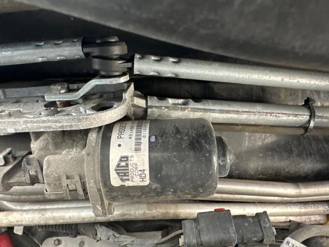2017 Freightliner CASCADIA Left Wiper Motor, Windshield: Wiper Motor Only, Does Not Include Transmission
