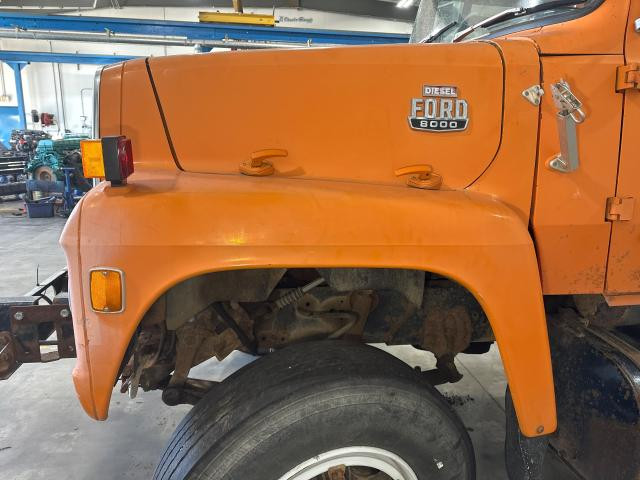 Hood, 1985 Ford LT8000 : Orange