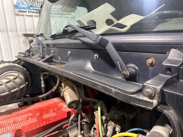 2007 Volvo VNL Black Wiper Cowl