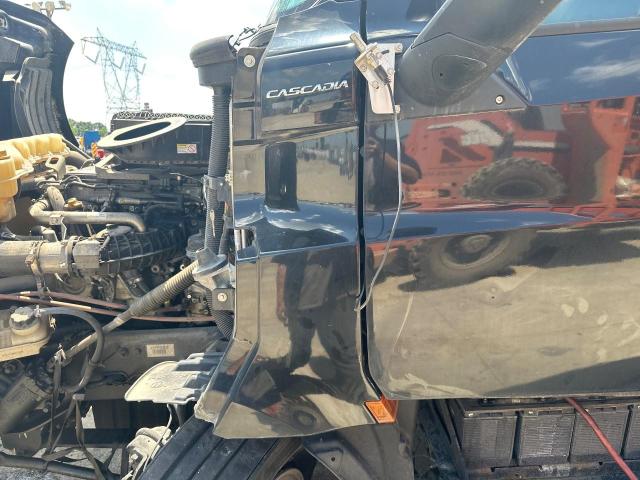 2018 Freightliner CASCADIA Black Left Cab Cowl: Has Minor Cracks On Lip Of Cowl (See Pictures), Does Not Include Marker Light