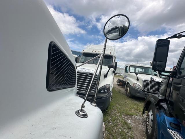 2007 Volvo VNM Right Hood Mirror