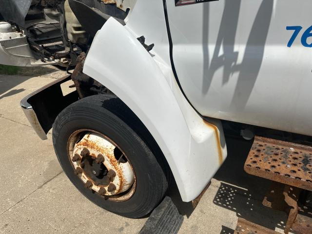 2004 Ford F650 Left White Extension Fiberglass Fender Extension (Hood): Does Not Include Bracket