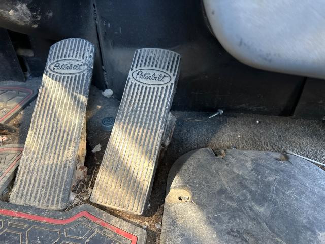2009 Peterbilt 388 Left Foot Control Pedals