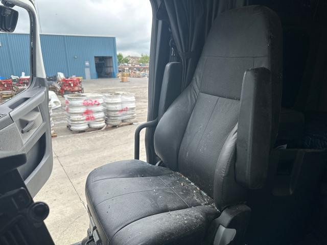 2021 Freightliner CASCADIA Right Seat, Air Ride