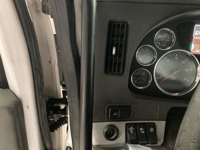 Kenworth T680 Dash Panel: Ignition