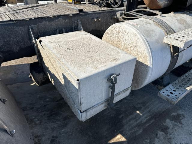 2006 Freightliner COLUMBIA 112 Aluminum Battery Box | Length: 23.00 | Width: 15.0