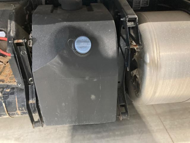 2023 Peterbilt 579  Urea/DEF Tank