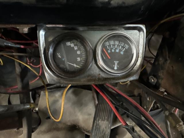 Ford F700 Dash Panel: Gauge