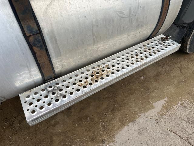 2012 International PROSTAR 35-inch Step