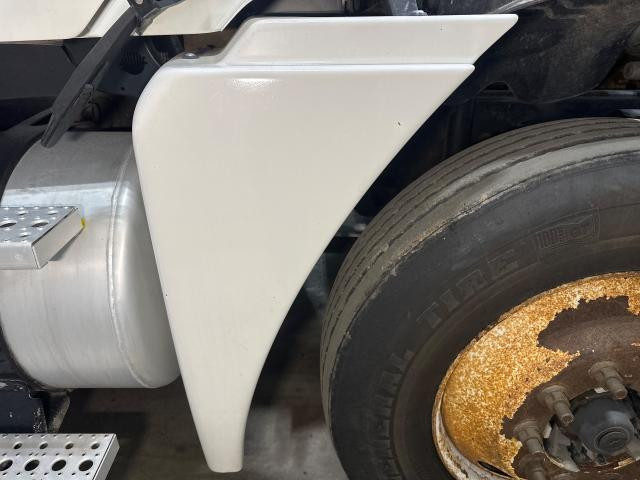 2009 Freightliner COLUMBIA 120 Right White Extension Fiberglass Fender Extension (Hood): Does Not Include Bracket Or Inner Fender