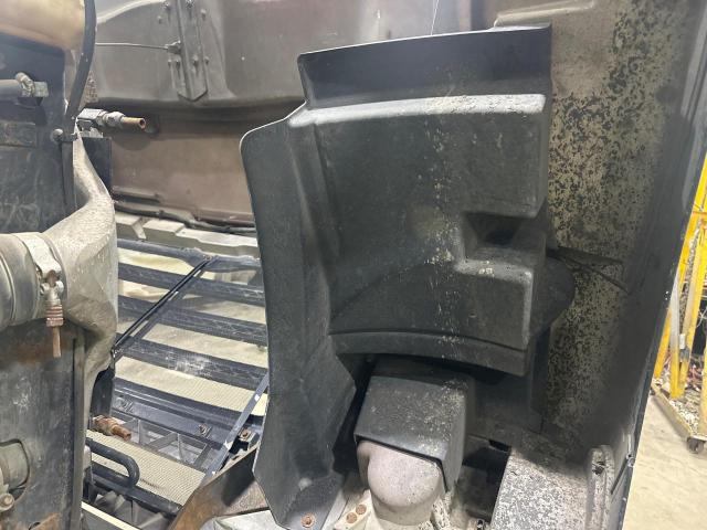 1998 Ford L8501 Right Inner Fender