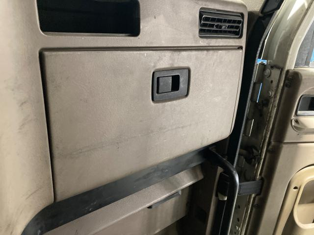 International 9900 Dash Panel: Glove Box