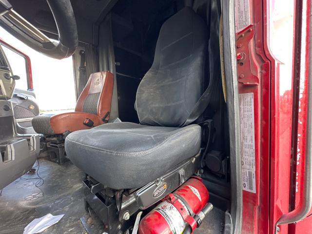 2016 Mack CXU Left Seat, Air Ride