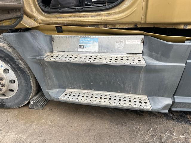 2014 Freightliner CASCADIA Left Grey Chassis Fairing | Length: 66  | Wheelbase: 235