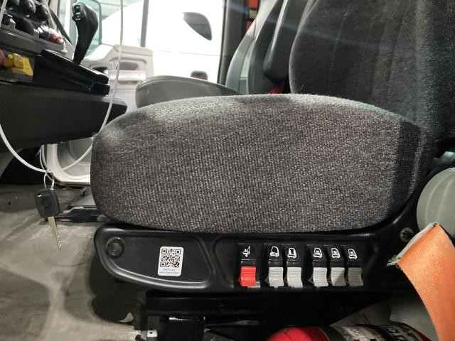 2014 Kenworth T680 Left Seat, Air Ride