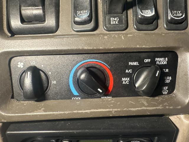 2004 Sterling A9513 Heater & AC Temp Control: 3 Knobs