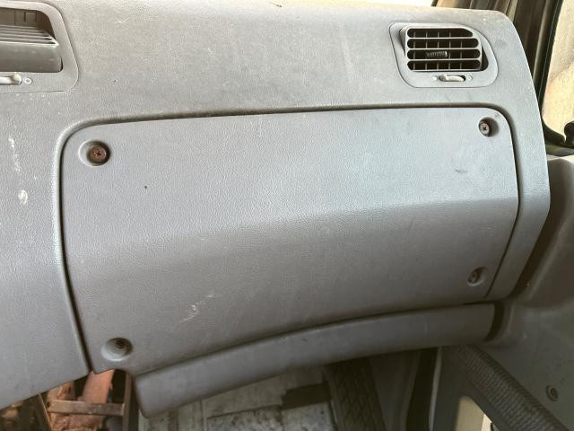 Ford L9522 Dash Panel: Fuse Cover