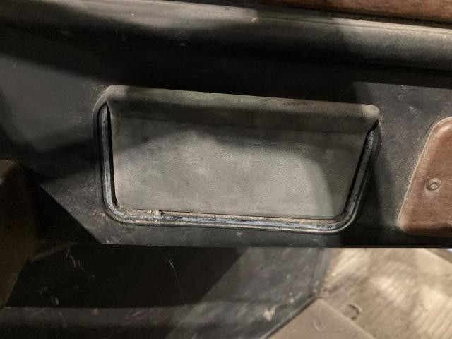 Freightliner FLD120 Dash Panel: Ash Tray