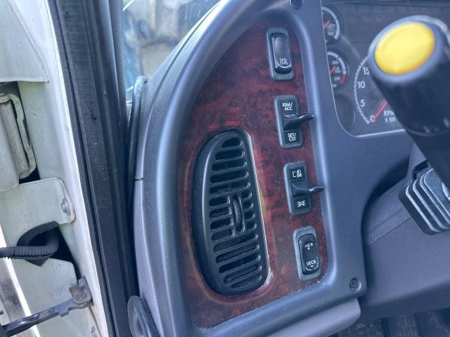 Freightliner M2 106 Dash Panel: Switch