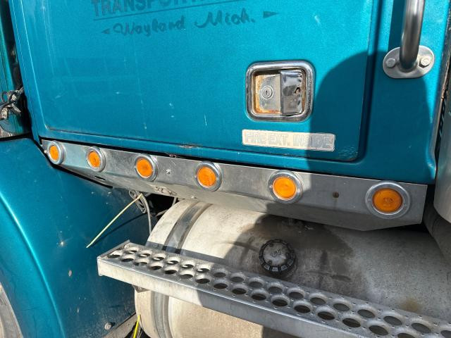 2005 Western Star Trucks 4900 Left Lighting, Exterior