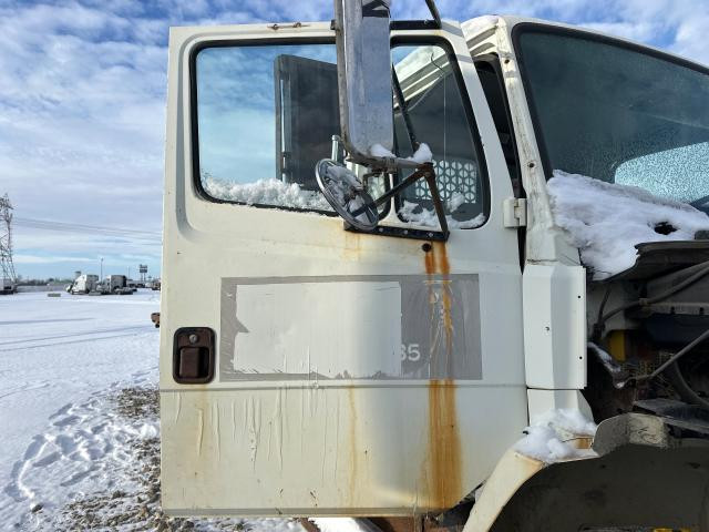 2002 Freightliner FL70 Right Door