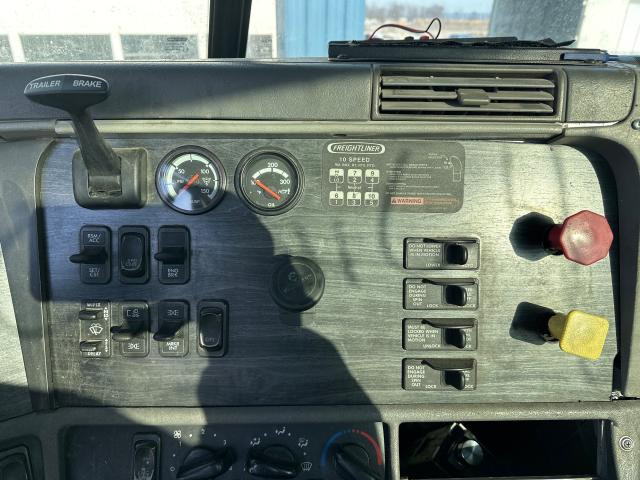 Freightliner COLUMBIA 112 Dash Panel: Gauge And Switch