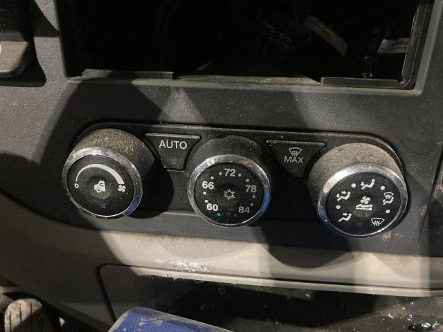 2019 Peterbilt 579 Heater & AC Temp Control