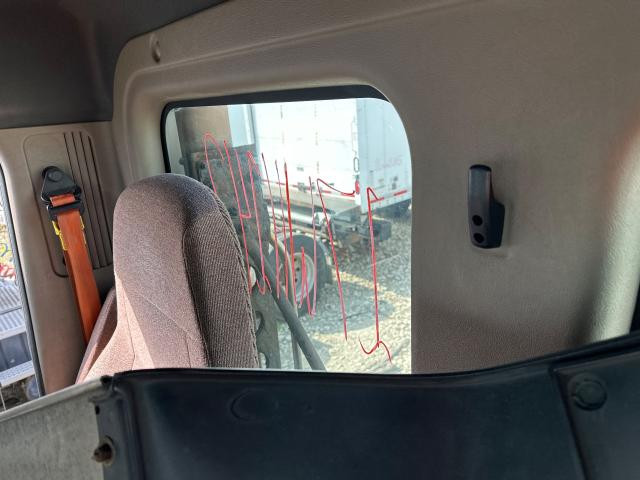 2017 Freightliner CASCADIA Both Back Glass