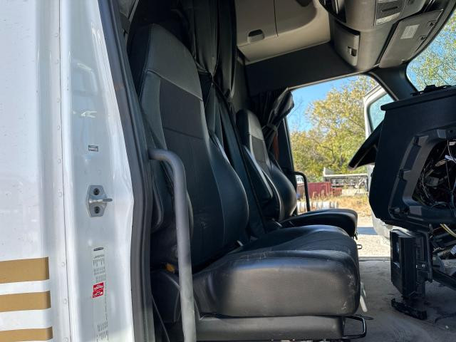 2022 Freightliner CASCADIA Right Seat, Air Ride