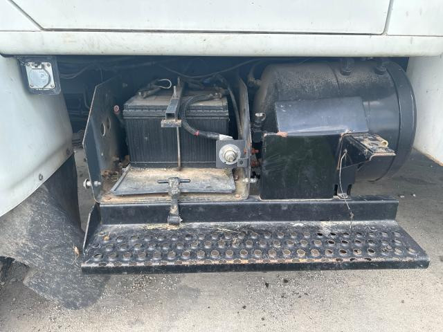 1999 International 4900 Steel Battery Box | Length: 22.50 | Width: 17.0