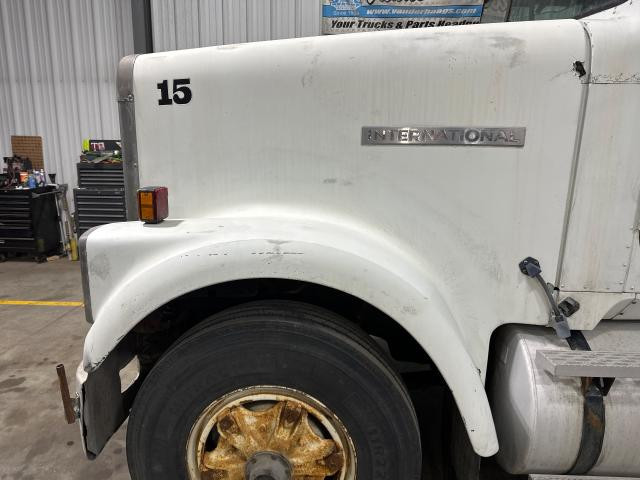 Hood, 1986 International 9300 : White