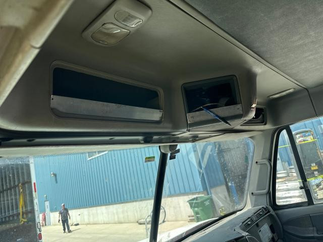 2003 Freightliner COLUMBIA 120 Console