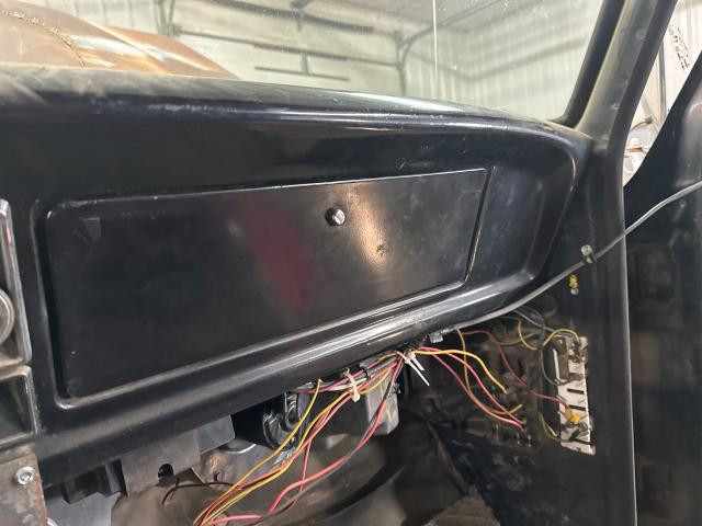 Ford F700 Dash Panel: Glove Box