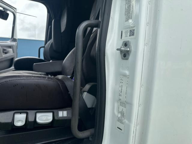 2021 Freightliner CASCADIA 19-inch Grab Handle