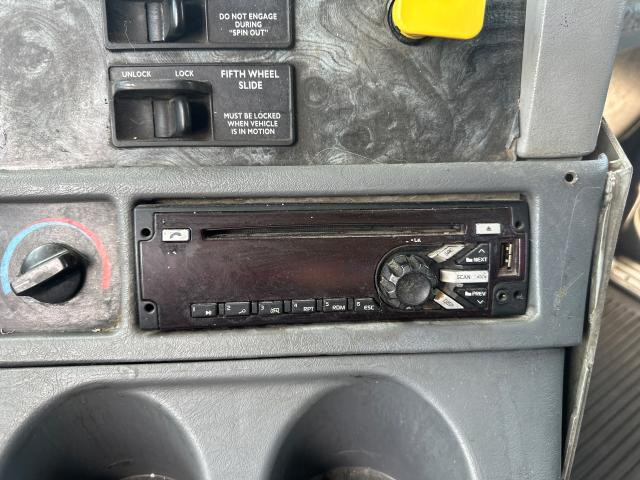 Freightliner COLUMBIA 120 A/V (Audio Video)