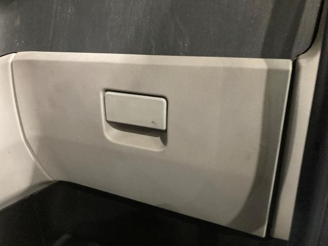 Peterbilt 579 Dash Panel: Glove Box
