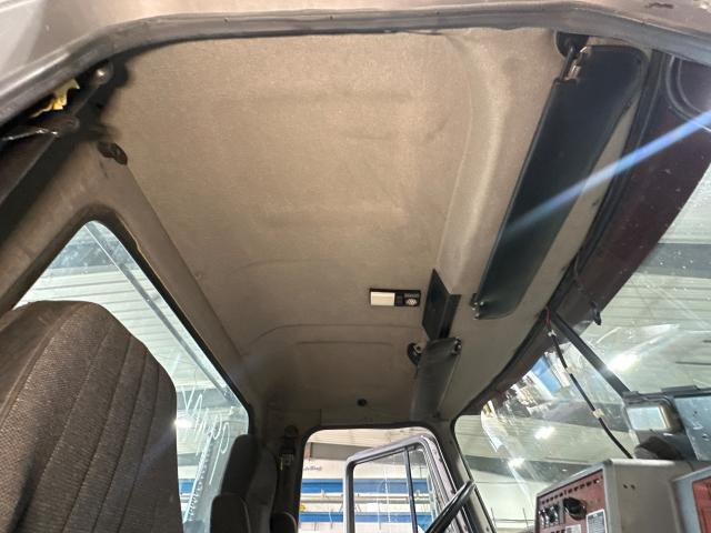 1999 Mack CL Headliner