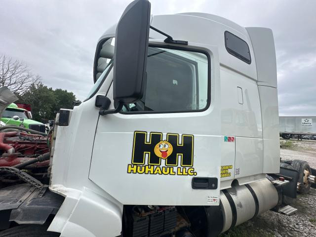 2013 Volvo VNL Left Door