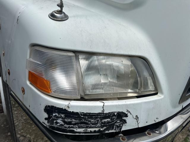 2007 Volvo VNM Right Headlamp
