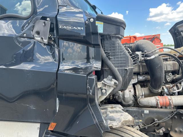 2018 Freightliner CASCADIA Black Right Cab Cowl: Has Scratches And Scuffs Due To Wreck (See Pictures)